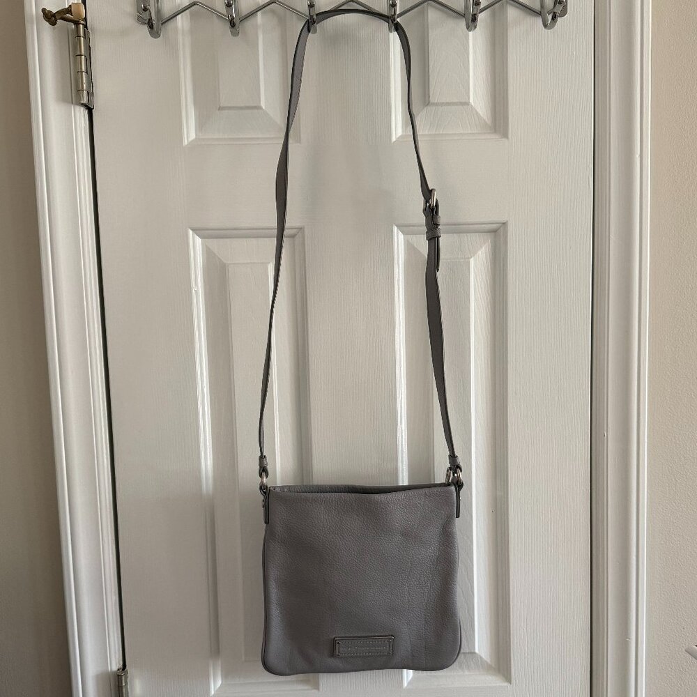 Marc by Marc Jacobs gray pebbled leather crossbody shoulder bag